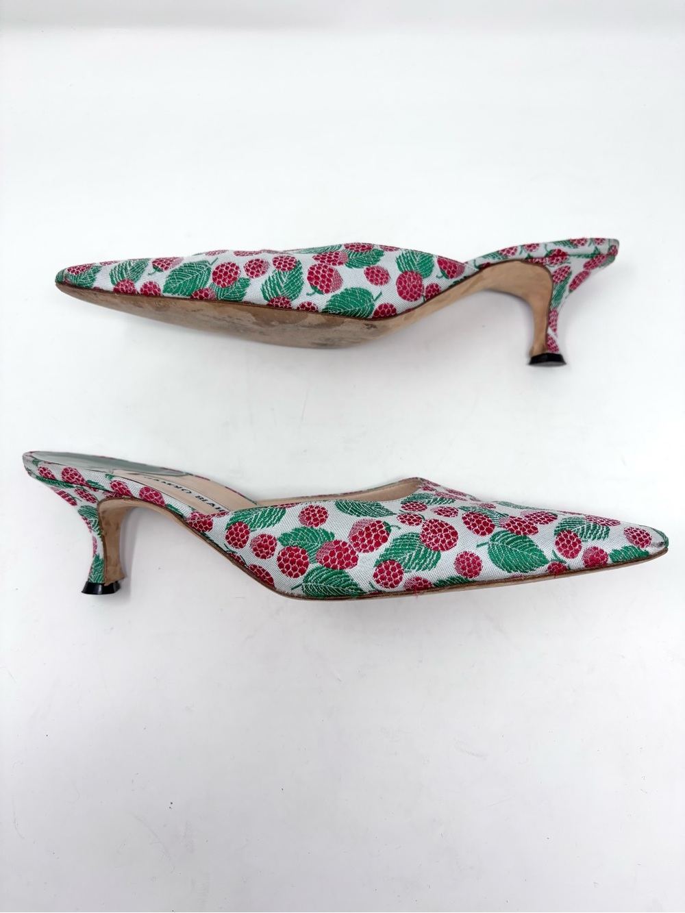 Manolo Blahnik Raspberry Mules Kitten Heel Vintage 90s Almond Toe size 39 - Picture 5 of 8